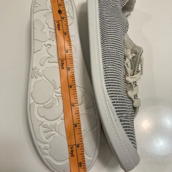 Roxy Striped Casual Sneakers
New W/o Tags - Picture 4 of 4
